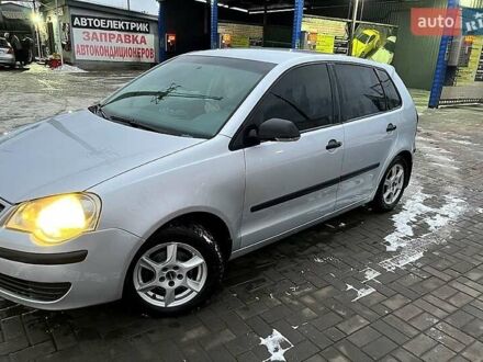 Серый Фольксваген Поло, объемом двигателя 1.4 л и пробегом 170 тыс. км за 4200 $, фото 1 на Automoto.ua