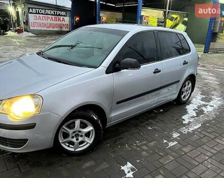 Серый Фольксваген Поло, объемом двигателя 1.4 л и пробегом 170 тыс. км за 4200 $, фото 1 на Automoto.ua