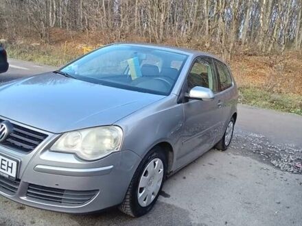 Серый Фольксваген Поло, объемом двигателя 1.2 л и пробегом 243 тыс. км за 3500 $, фото 1 на Automoto.ua