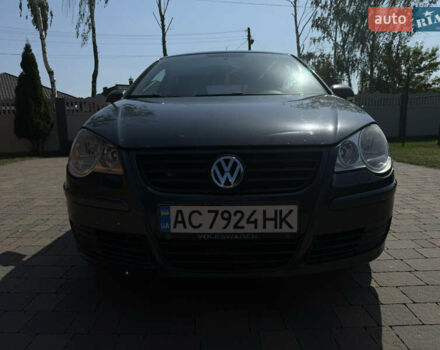 Серый Фольксваген Поло, объемом двигателя 1.4 л и пробегом 310 тыс. км за 4800 $, фото 1 на Automoto.ua
