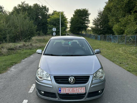 Серый Фольксваген Поло, объемом двигателя 1.6 л и пробегом 168 тыс. км за 5000 $, фото 1 на Automoto.ua