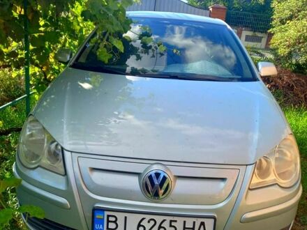 Серый Фольксваген Поло, объемом двигателя 1.4 л и пробегом 328 тыс. км за 4350 $, фото 1 на Automoto.ua
