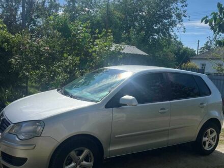 Сірий Фольксваген Поло, об'ємом двигуна 1.4 л та пробігом 150 тис. км за 5800 $, фото 1 на Automoto.ua