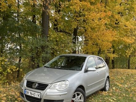 Фольксваген Поло 2008 у Рівному на Automoto.ua Сірий Фольксваген Поло, об'ємом двигуна 1.4 л та пробігом 280 тис. км за 3999 $, фото 1 на Automoto.ua