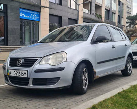 Серый Фольксваген Поло, объемом двигателя 1.4 л и пробегом 289 тыс. км за 5000 $, фото 1 на Automoto.ua
