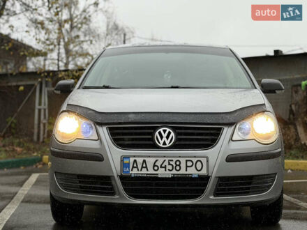 Серый Фольксваген Поло, объемом двигателя 1.39 л и пробегом 153 тыс. км за 3999 $, фото 1 на Automoto.ua
