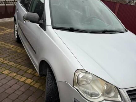 Серый Фольксваген Поло, объемом двигателя 1.39 л и пробегом 139 тыс. км за 5100 $, фото 1 на Automoto.ua