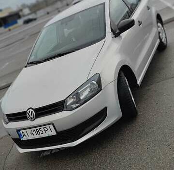 Серый Фольксваген Поло, объемом двигателя 1.6 л и пробегом 300 тыс. км за 5400 $, фото 1 на Automoto.ua