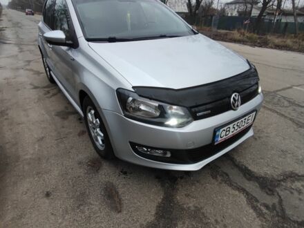 Серый Фольксваген Поло, объемом двигателя 1.2 л и пробегом 223 тыс. км за 5600 $, фото 1 на Automoto.ua