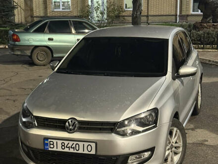 Серый Фольксваген Поло, объемом двигателя 1.6 л и пробегом 235 тыс. км за 6950 $, фото 1 на Automoto.ua