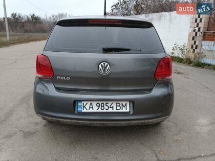 Серый Фольксваген Поло, объемом двигателя 1.2 л и пробегом 192 тыс. км за 3800 $, фото 1 на Automoto.ua