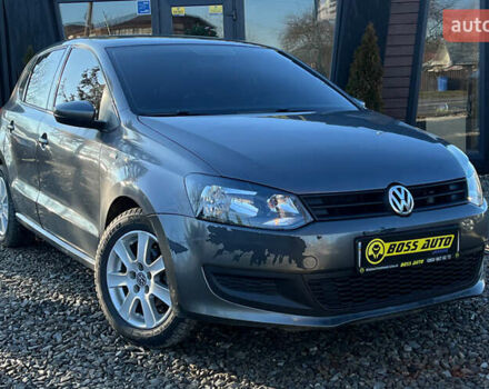 Серый Фольксваген Поло, объемом двигателя 1.2 л и пробегом 175 тыс. км за 6800 $, фото 1 на Automoto.ua