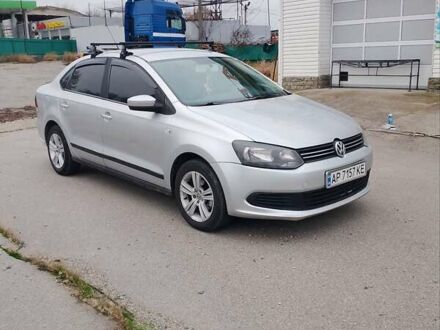 Серый Фольксваген Поло, объемом двигателя 1.6 л и пробегом 250 тыс. км за 4850 $, фото 1 на Automoto.ua