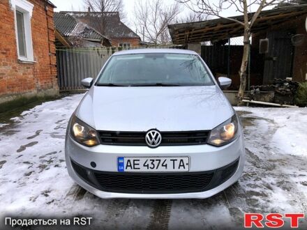 Фольксваген Поло 2011 в Богодухове на Automoto.ua Серый Фольксваген Поло, объемом двигателя 1.2 л и пробегом 233 тыс. км за 4500 $, фото 1 на Automoto.ua
