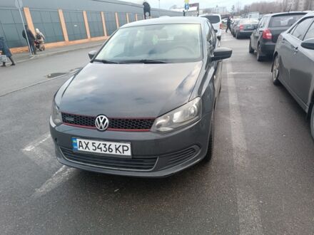 Серый Фольксваген Поло, объемом двигателя 1.6 л и пробегом 317 тыс. км за 4500 $, фото 1 на Automoto.ua