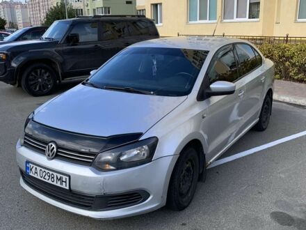 Фольксваген Поло 2011 в Киеве на Automoto.ua Серый Фольксваген Поло, объемом двигателя 1.6 л и пробегом 300 тыс. км за 4200 $, фото 1 на Automoto.ua