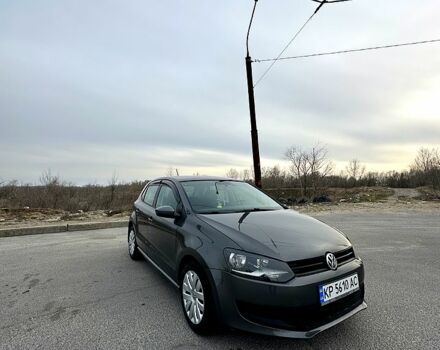 Серый Фольксваген Поло, объемом двигателя 1.2 л и пробегом 273 тыс. км за 5700 $, фото 1 на Automoto.ua