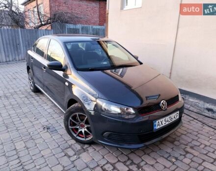 Серый Фольксваген Поло, объемом двигателя 1.6 л и пробегом 186 тыс. км за 5600 $, фото 1 на Automoto.ua