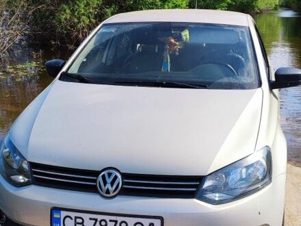 Серый Фольксваген Поло, объемом двигателя 1.6 л и пробегом 225 тыс. км за 6200 $, фото 1 на Automoto.ua