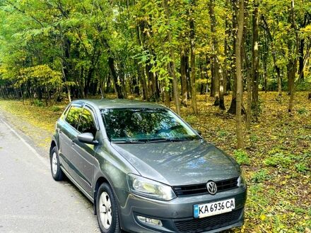 Серый Фольксваген Поло, объемом двигателя 1.4 л и пробегом 160 тыс. км за 7500 $, фото 1 на Automoto.ua