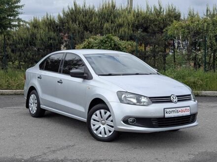 Фольксваген Поло 2013 у Хмельницькому на Automoto.ua Сірий Фольксваген Поло, об'ємом двигуна 1.6 л та пробігом 67 тис. км за 7499 $, фото 1 на Automoto.ua