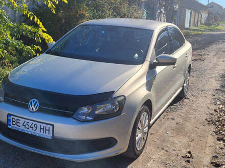 Серый Фольксваген Поло, объемом двигателя 1.6 л и пробегом 241 тыс. км за 8600 $, фото 1 на Automoto.ua