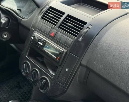 Синий Фольксваген Поло, объемом двигателя 1.39 л и пробегом 263 тыс. км за 3999 $, фото 27 на Automoto.ua