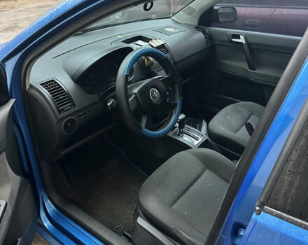 Синий Фольксваген Поло, объемом двигателя 1.4 л и пробегом 225 тыс. км за 3700 $, фото 7 на Automoto.ua