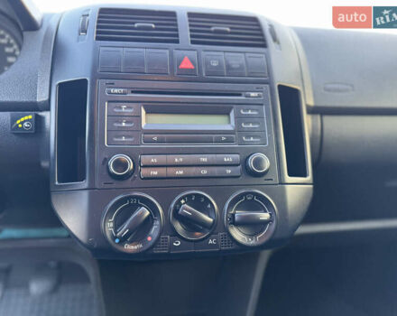 Синій Фольксваген Поло, об'ємом двигуна 1.2 л та пробігом 201 тис. км за 3999 $, фото 34 на Automoto.ua