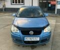Синий Фольксваген Поло, объемом двигателя 1.2 л и пробегом 225 тыс. км за 2750 $, фото 1 на Automoto.ua