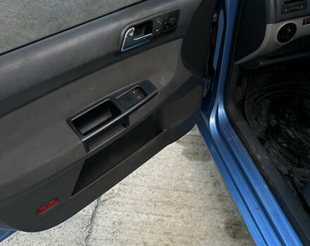 Синий Фольксваген Поло, объемом двигателя 1.2 л и пробегом 225 тыс. км за 2750 $, фото 11 на Automoto.ua