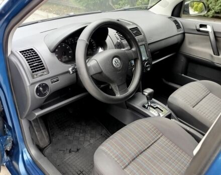 Синий Фольксваген Поло, объемом двигателя 1.4 л и пробегом 185 тыс. км за 5800 $, фото 9 на Automoto.ua