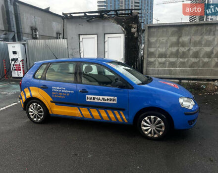 Синий Фольксваген Поло, объемом двигателя 1.2 л и пробегом 330 тыс. км за 4000 $, фото 1 на Automoto.ua