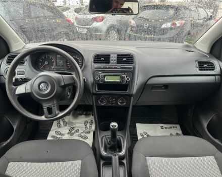 Синий Фольксваген Поло, объемом двигателя 1.2 л и пробегом 225 тыс. км за 5700 $, фото 7 на Automoto.ua