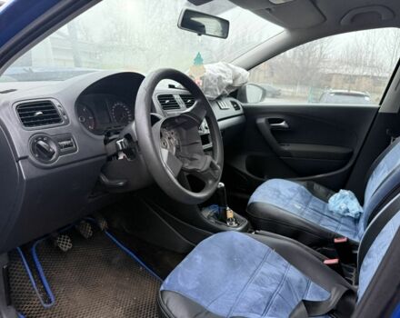 Синий Фольксваген Поло, объемом двигателя 1.2 л и пробегом 10 тыс. км за 2200 $, фото 5 на Automoto.ua