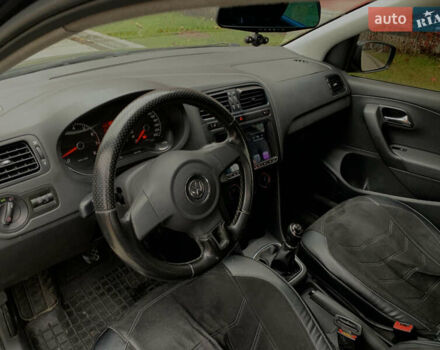 Синий Фольксваген Поло, объемом двигателя 1.6 л и пробегом 295 тыс. км за 5900 $, фото 12 на Automoto.ua