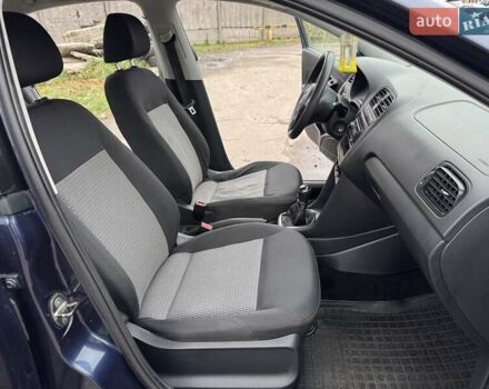 Синій Фольксваген Поло, об'ємом двигуна 1.6 л та пробігом 318 тис. км за 5400 $, фото 10 на Automoto.ua