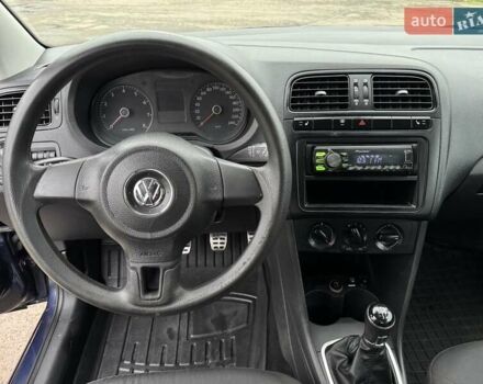 Синій Фольксваген Поло, об'ємом двигуна 1.6 л та пробігом 318 тис. км за 5400 $, фото 20 на Automoto.ua