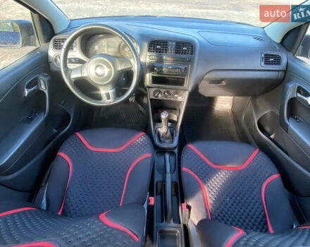 Синий Фольксваген Поло, объемом двигателя 1.6 л и пробегом 292 тыс. км за 5500 $, фото 21 на Automoto.ua