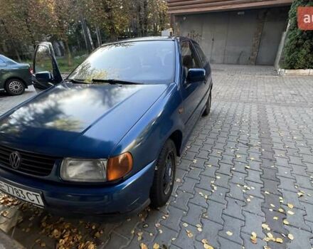 Синій Фольксваген Поло, об'ємом двигуна 1 л та пробігом 168 тис. км за 2000 $, фото 1 на Automoto.ua