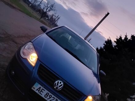 Синий Фольксваген Поло, объемом двигателя 1.4 л и пробегом 146 тыс. км за 5000 $, фото 1 на Automoto.ua