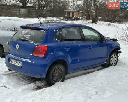 Синий Фольксваген Поло, объемом двигателя 1.4 л и пробегом 150 тыс. км за 2000 $, фото 1 на Automoto.ua