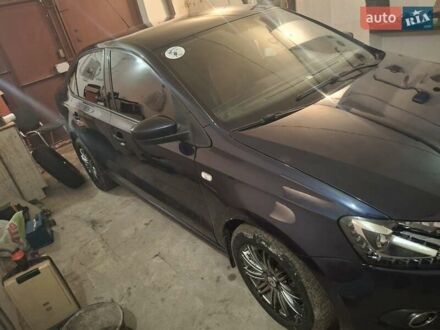 Синий Фольксваген Поло, объемом двигателя 1.6 л и пробегом 300 тыс. км за 8000 $, фото 1 на Automoto.ua