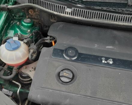 Зеленый Фольксваген Поло, объемом двигателя 1.4 л и пробегом 201 тыс. км за 4250 $, фото 9 на Automoto.ua