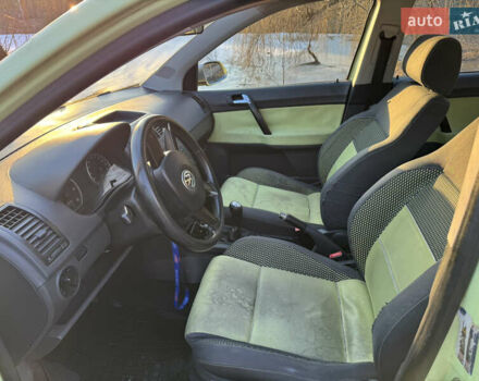 Зеленый Фольксваген Поло, объемом двигателя 1.4 л и пробегом 265 тыс. км за 4900 $, фото 11 на Automoto.ua