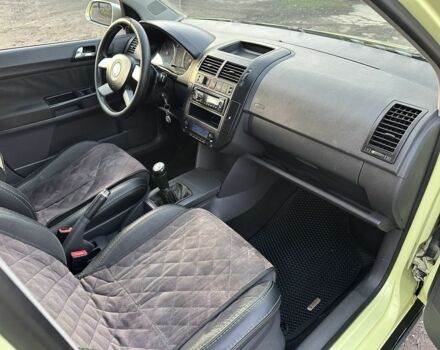 Зеленый Фольксваген Поло, объемом двигателя 1.6 л и пробегом 275 тыс. км за 3800 $, фото 5 на Automoto.ua