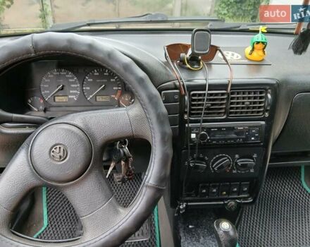 Зелений Фольксваген Поло, об'ємом двигуна 1.6 л та пробігом 66 тис. км за 1700 $, фото 4 на Automoto.ua