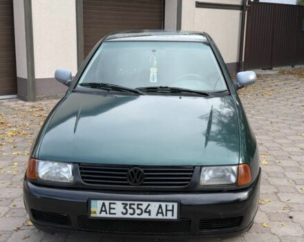 Зеленый Фольксваген Поло, объемом двигателя 1.4 л и пробегом 555 тыс. км за 1375 $, фото 1 на Automoto.ua