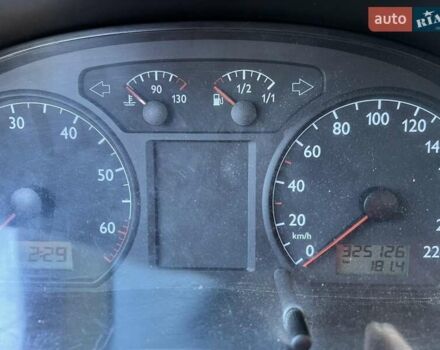 Зелений Фольксваген Поло, об'ємом двигуна 1.39 л та пробігом 340 тис. км за 4000 $, фото 1 на Automoto.ua