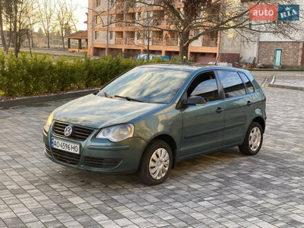 Зеленый Фольксваген Поло, объемом двигателя 1.4 л и пробегом 295 тыс. км за 2850 $, фото 1 на Automoto.ua